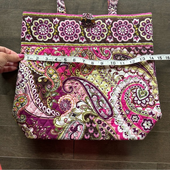 Vera Bradley Very Berry Paisley "Retired" Tote Travel Vacation Casual - Picture 3 of 7